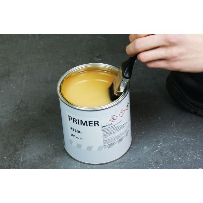 Surface primer